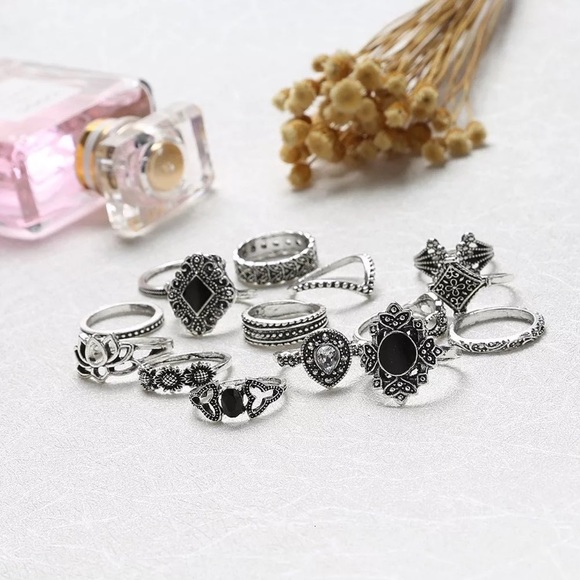 Black & silver ring set (15 rings) - Picture 5 of 11